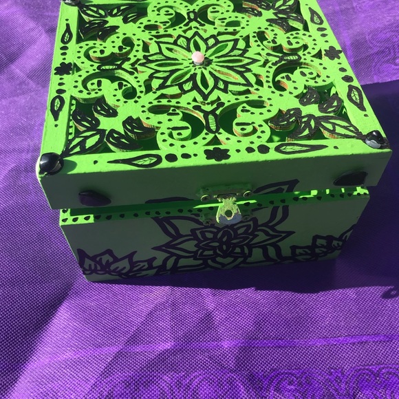 Upcycled wooden hand painted box crystals glued - Picture 7 of 8